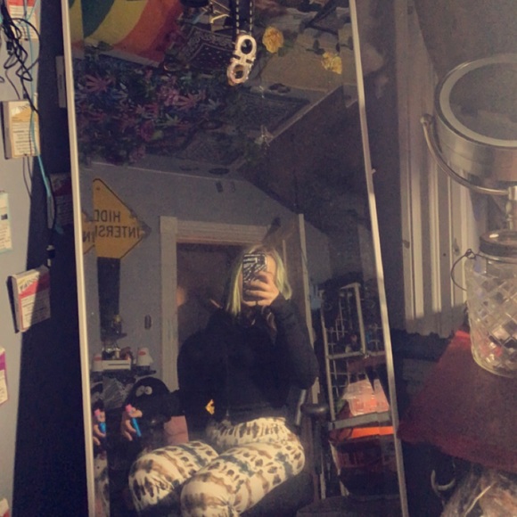 Meet your Posher, Autumn - Picture 1 of 1